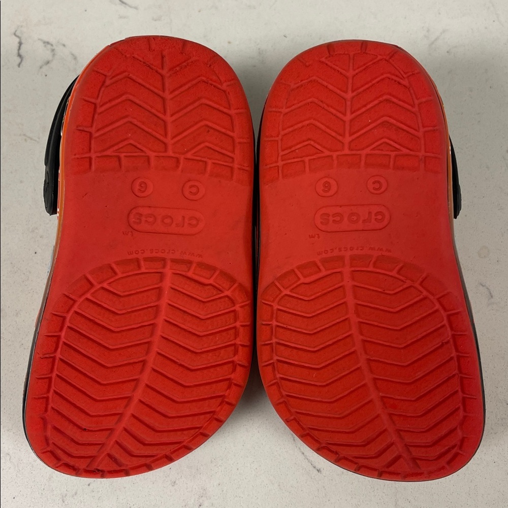 2022 Crocs Disney x Band Clog Toddler 'Fun Lab Cars - Flame' Size 6 - Picture 9 of 17